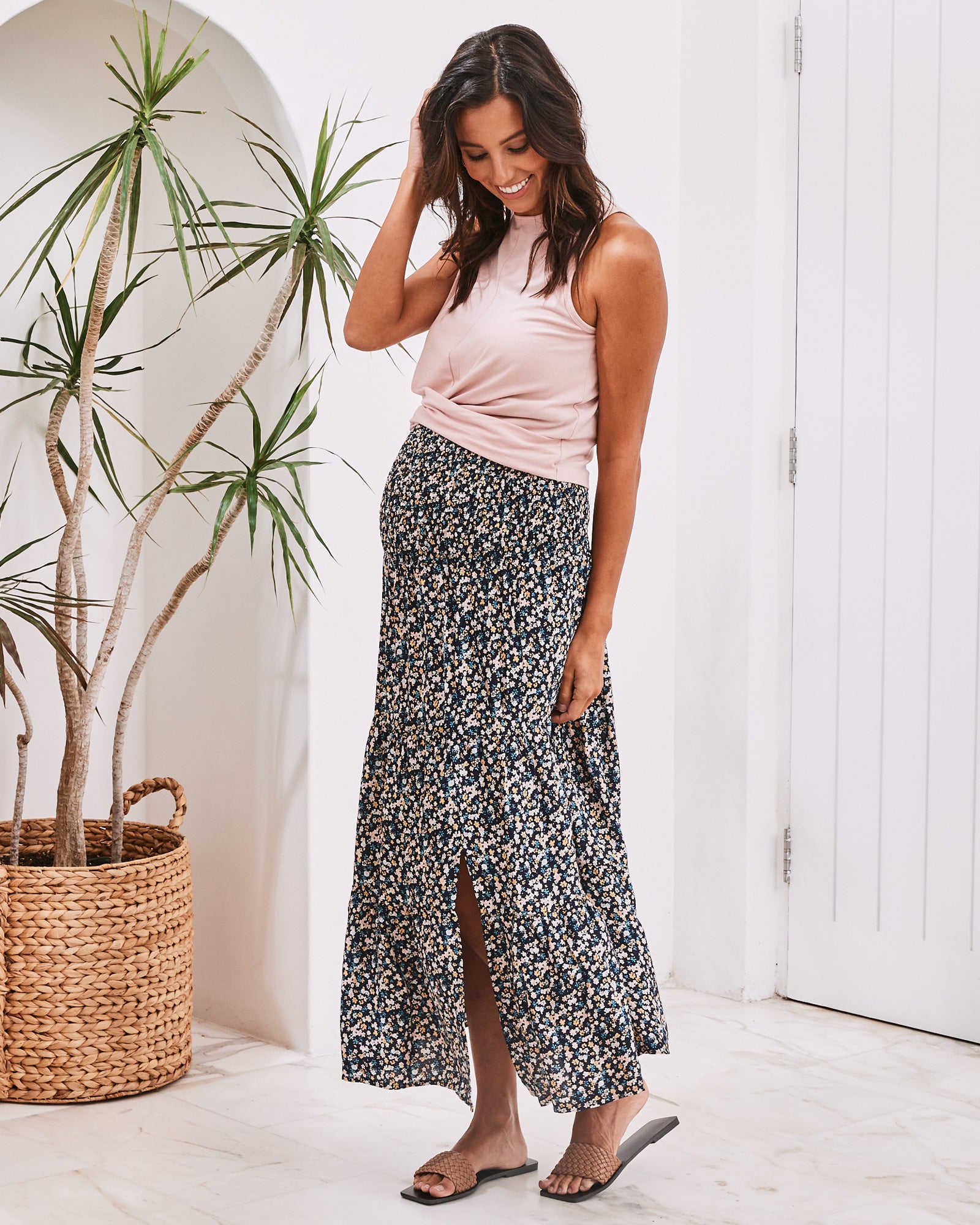 Side view - maternity crop top pink