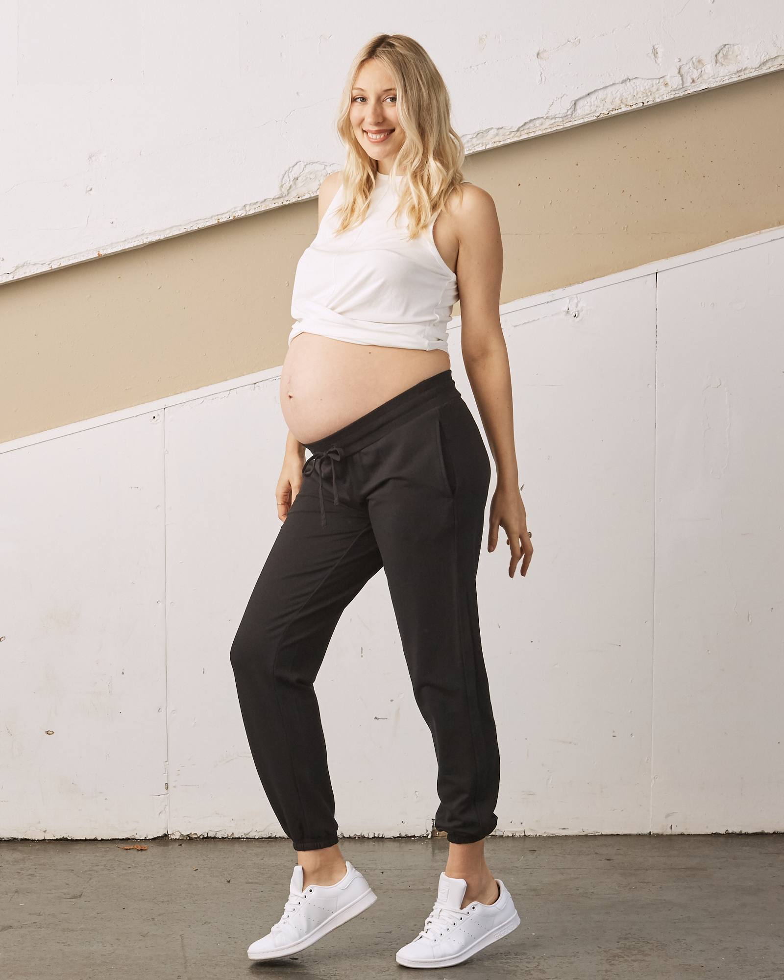 Side View Maternity jogger black pants