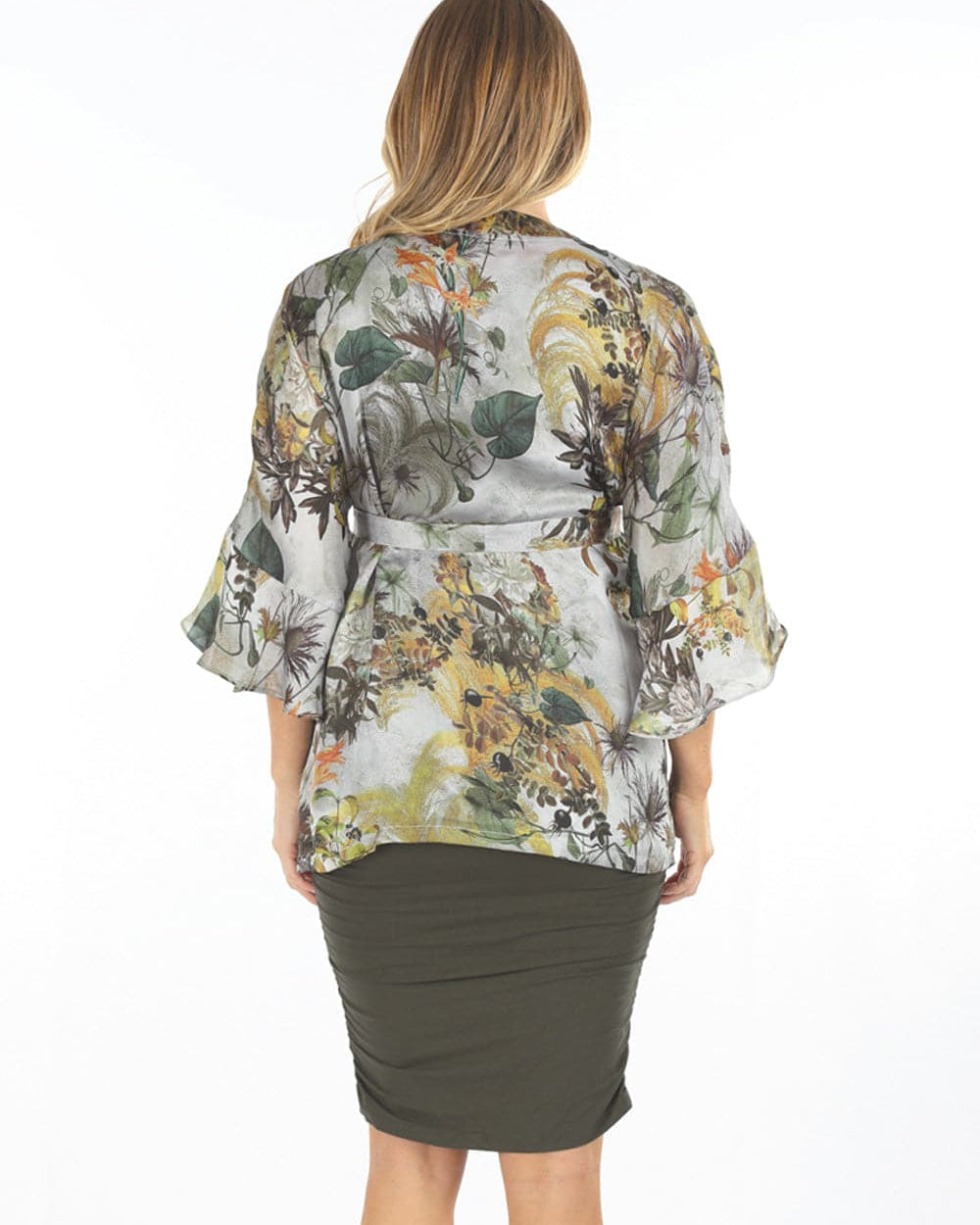 a woman in maternity wrap floral blouse, back (6604834766951)